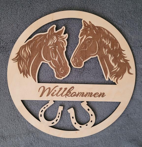 Boxenschild 'Pferdeköpfe & Hufeisen'